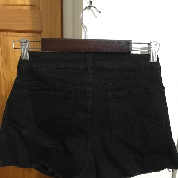 Black jean shorts - Picture 7 of 10